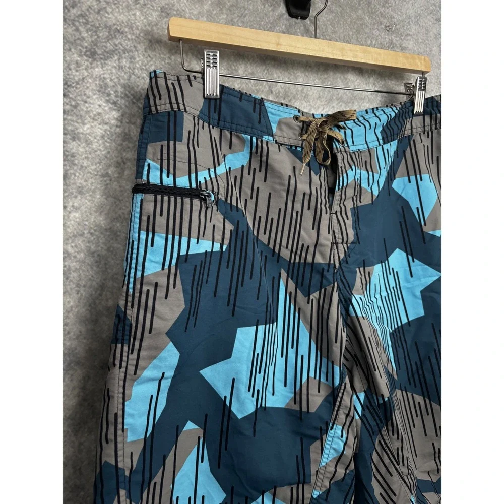 Patagonia Men's Twenty-Three's Wavefarer Board Shorts in Land Quilt Sky Size 32
